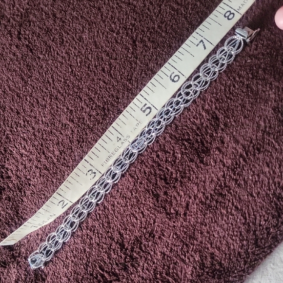 Elegant Silver Bracelet - Picture 4 of 8